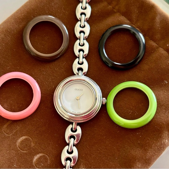GUCCI Vintage Interchangeable bezel watch in working condition / with pouch - Picture 4 of 11